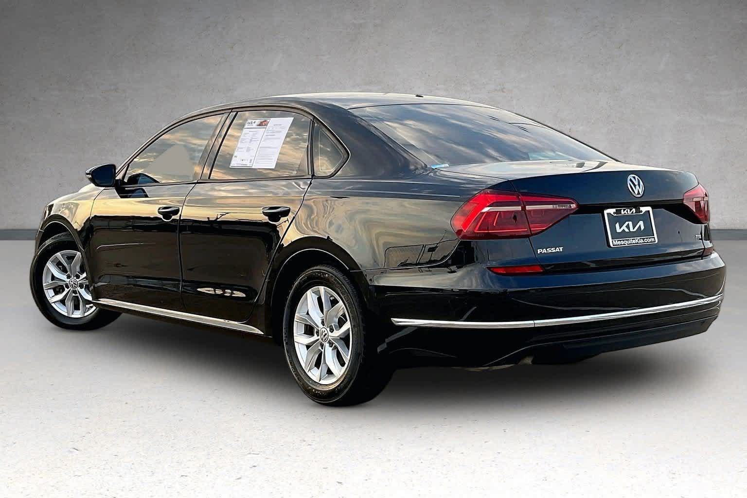 Used 2018 Volkswagen Passat 2.0T S w/ Driver Assistance Package FWD image 4