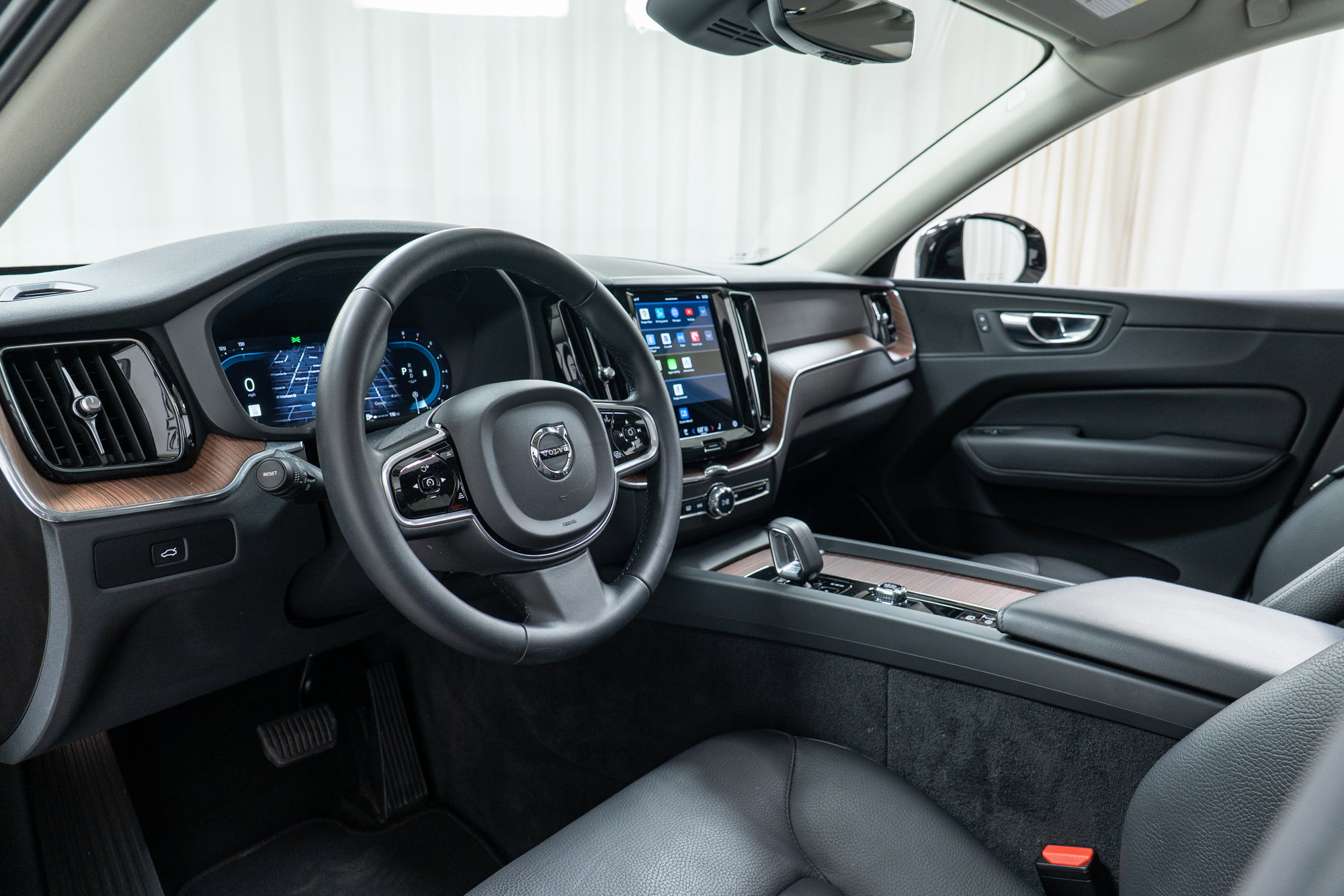 Certified 2023 Volvo XC60 B5 Plus w/ Climate Package image 12