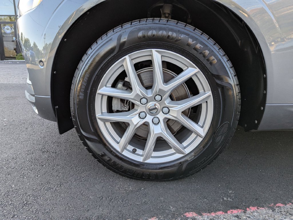 Used 2018 Volvo XC60 T5 Momentum w/ Convenience Package AWD/4WD image 44
