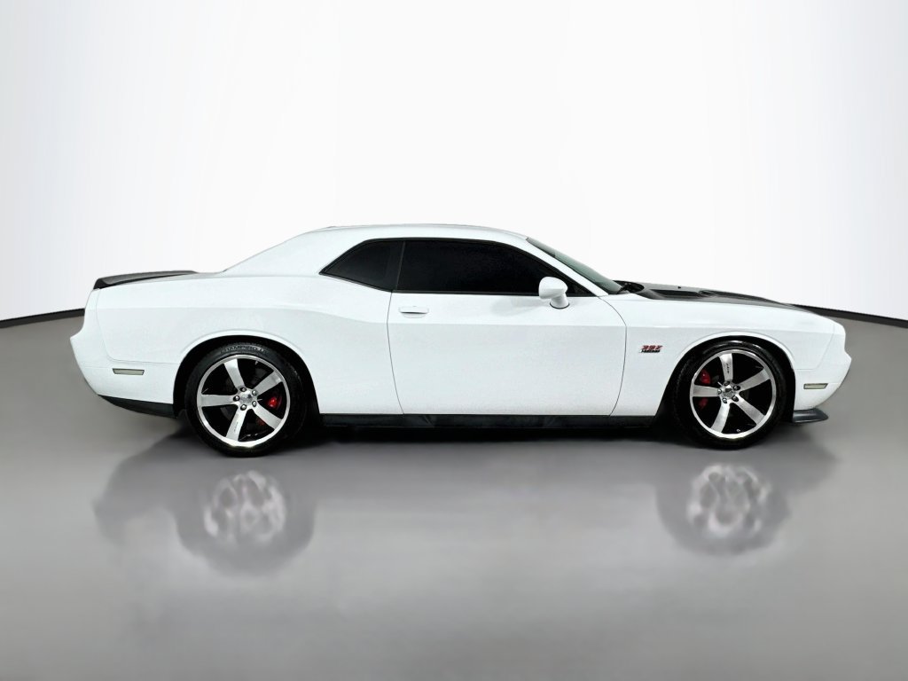 Used 2014 Dodge Challenger SRT8 w/ Harman/Kardon Audio Group RWD image 6
