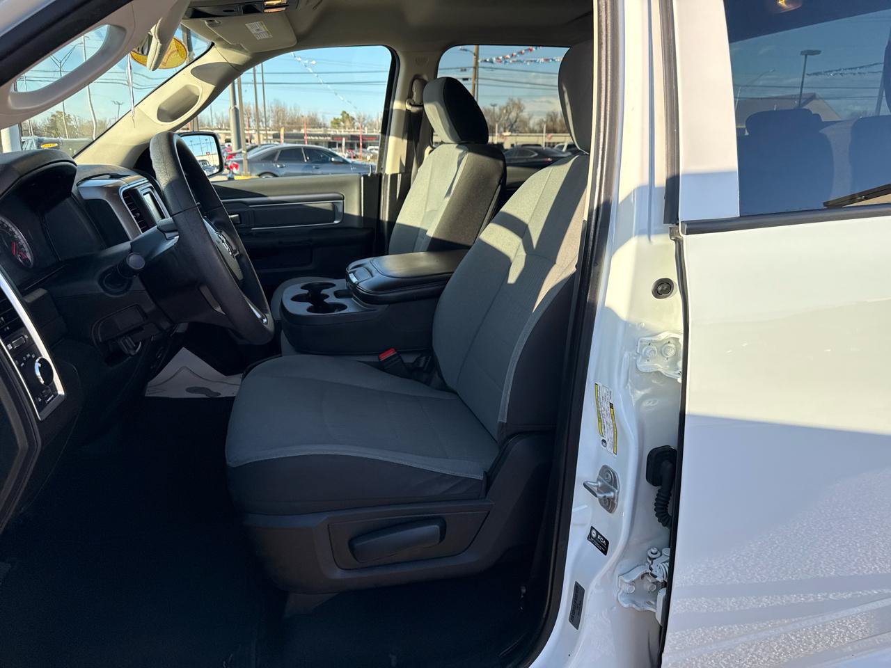 Used 2022 RAM 1500 Classic SLT RWD image 9