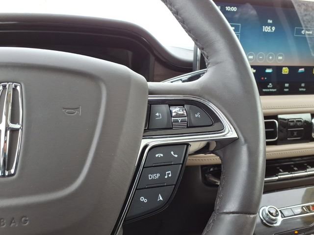 Used 2023 Lincoln Nautilus Reserve image 17