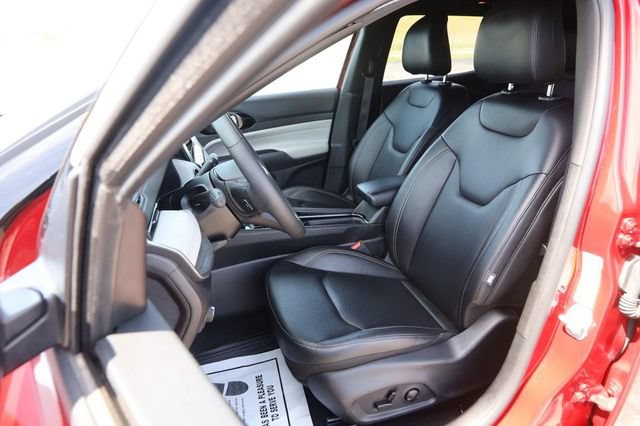 Used 2025 Jeep Compass Limited AWD/4WD image 8