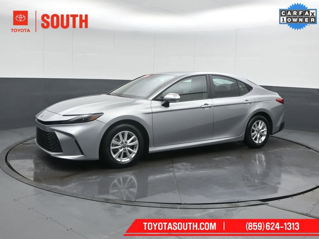 Used 2025 Toyota Camry LE image 7