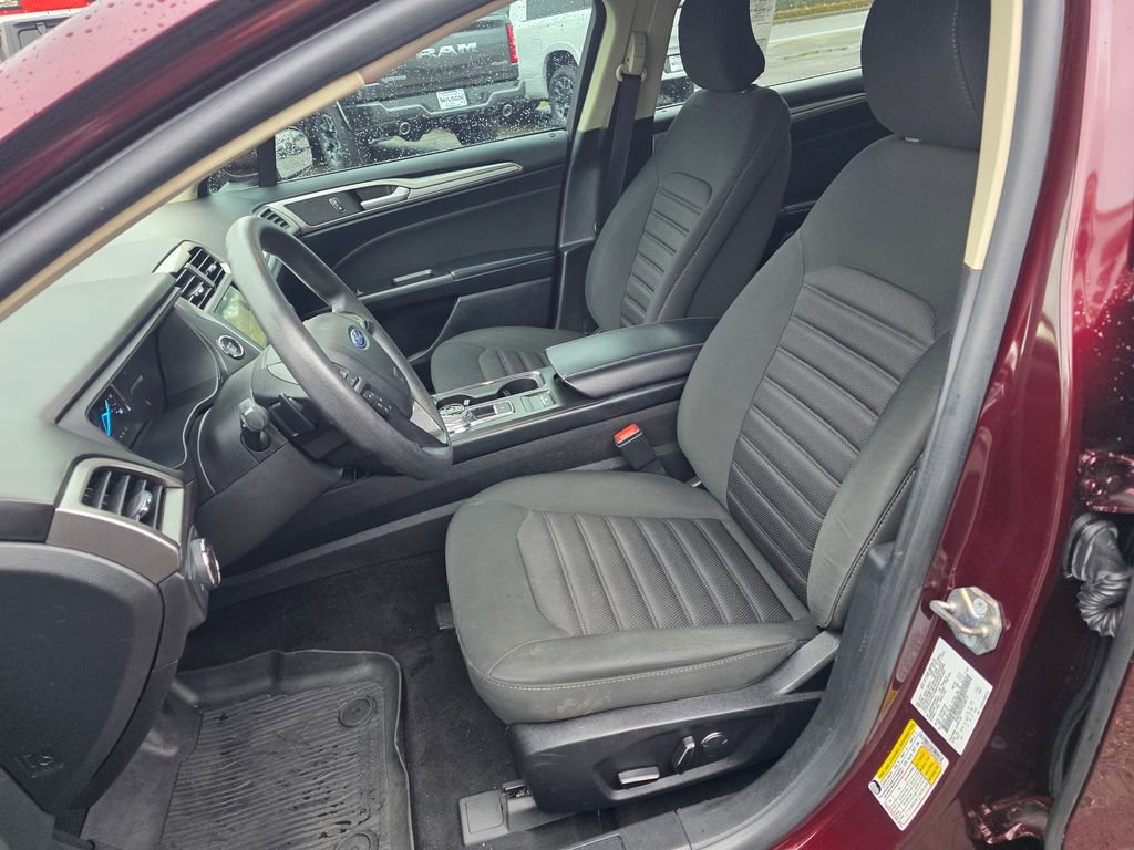 Used 2018 Ford Fusion SE w/ Fusion SE Technology Package image 4