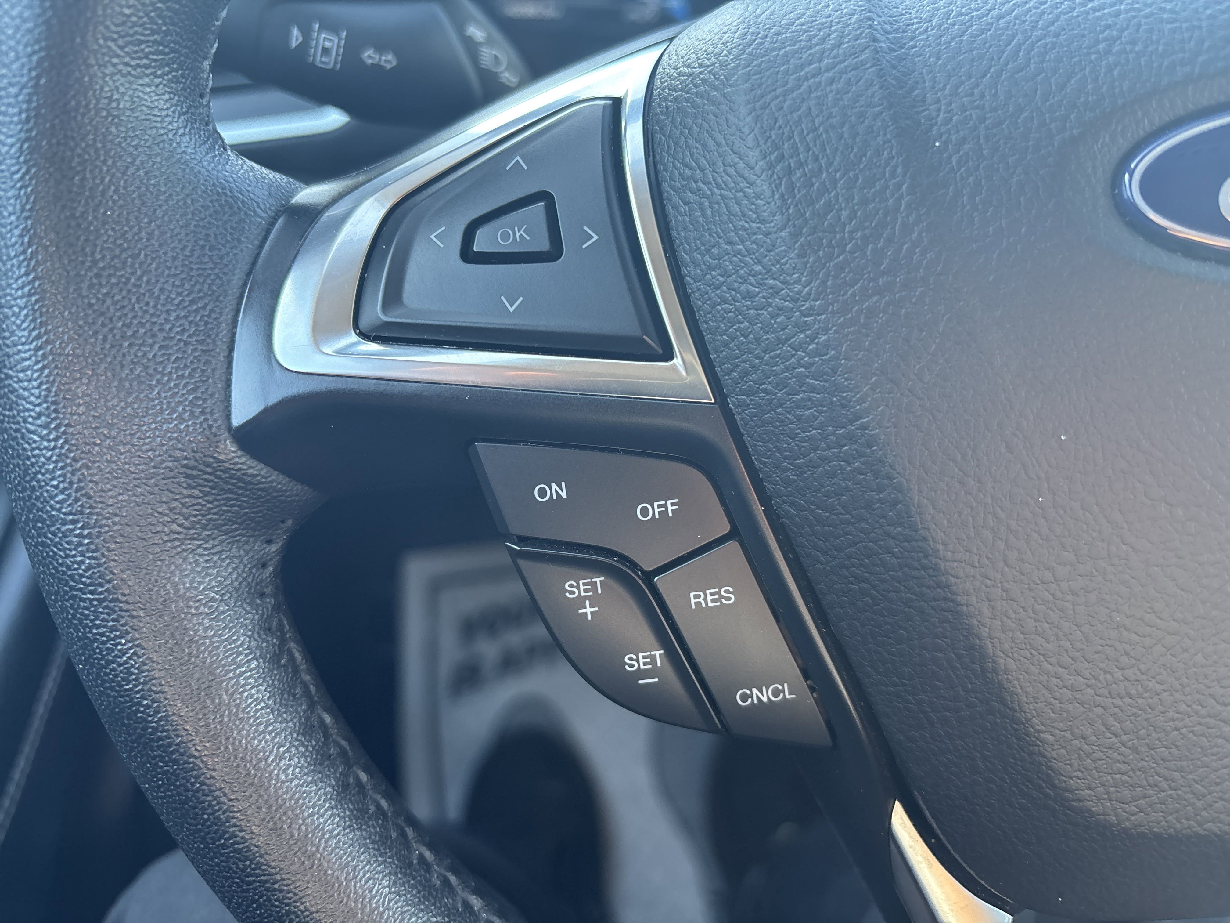 Used 2024 Ford Edge Titanium image 19