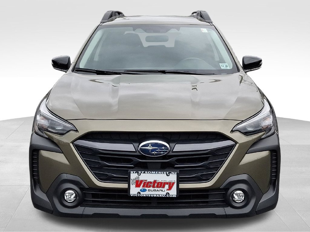 Certified 2025 Subaru Outback Premium AWD/4WD image 2