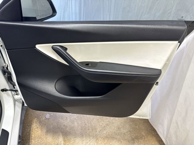 Used 2020 Tesla Model Y Long Range image 33