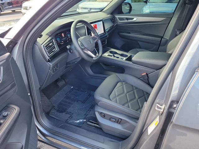 Certified 2025 Volkswagen Atlas Cross Sport SE FWD image 15