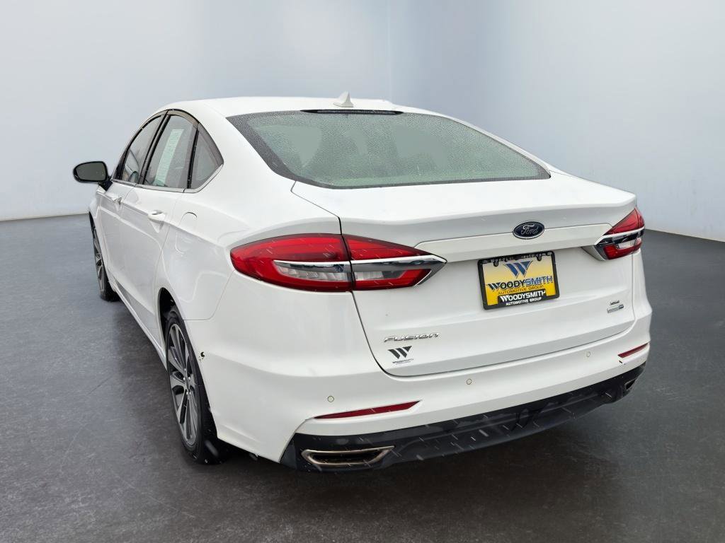 Used 2019 Ford Fusion SE image 3