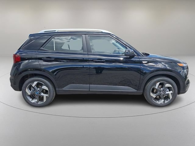 New 2026 Hyundai Venue SEL FWD image 8