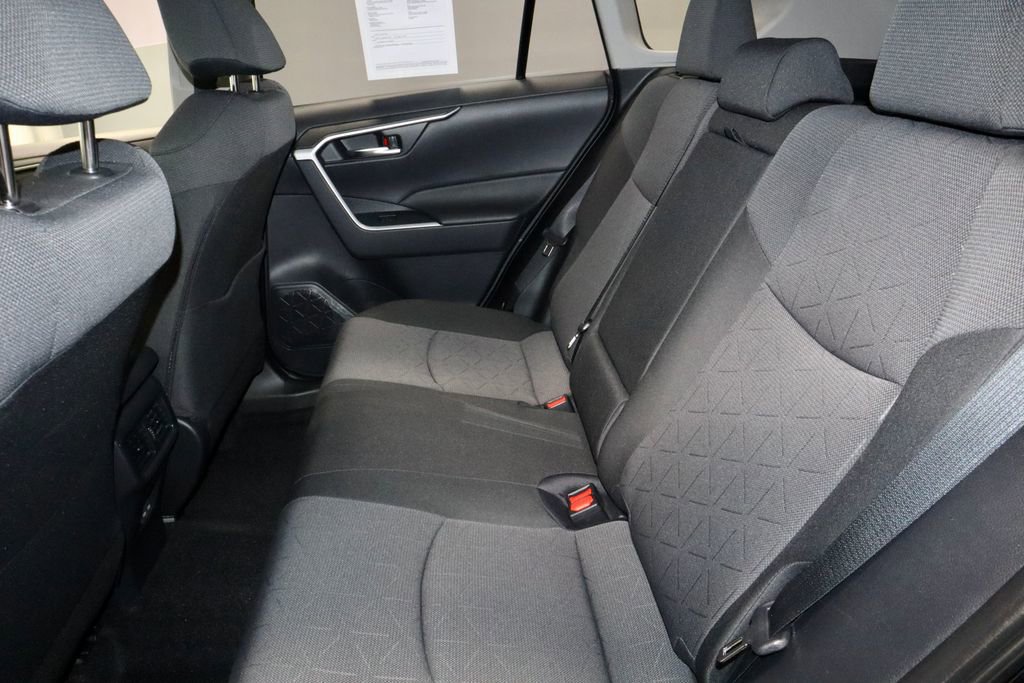 Used 2025 Toyota RAV4 XLE w/ Convenience Package image 21