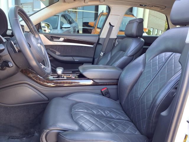 Used 2014 Audi S8 image 21