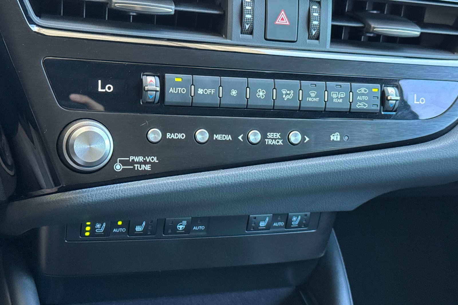 Certified 2023 Lexus ES 300h F Sport FWD image 25