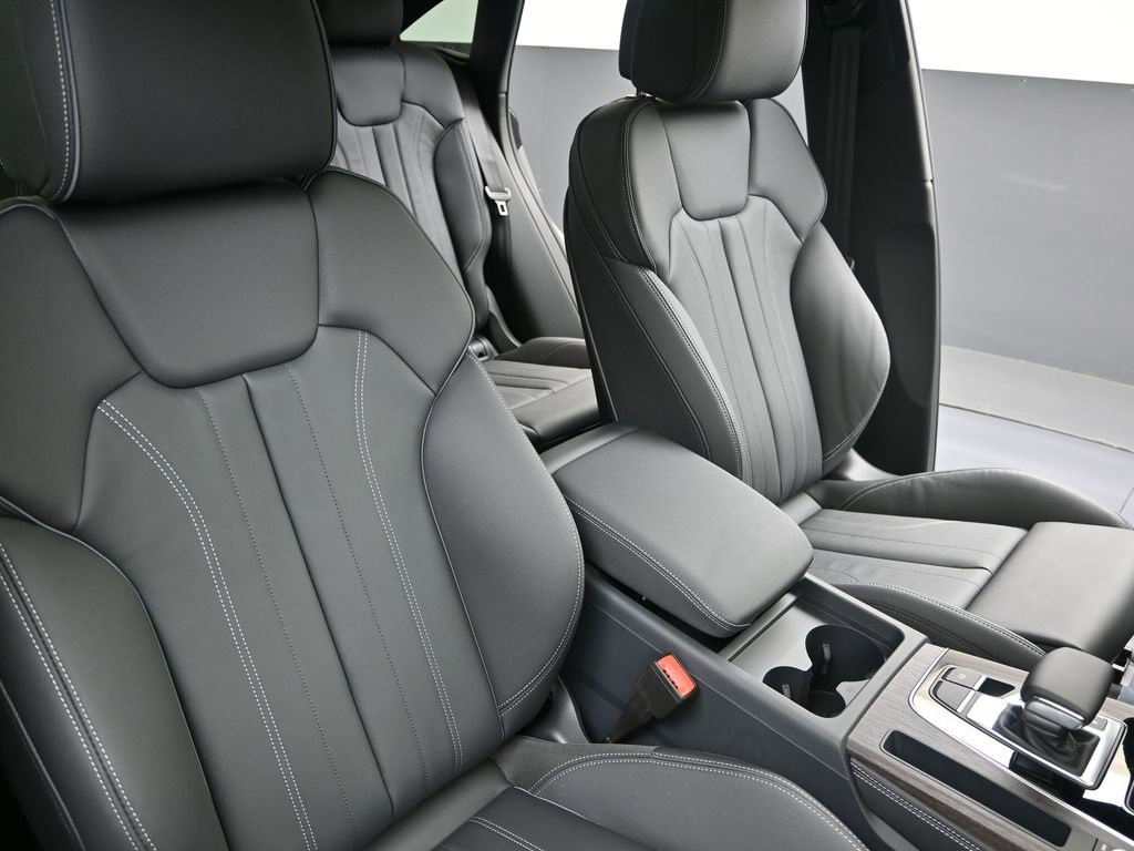 Certified 2025 Audi Q5 2.0T Premium Plus w/ Premium Plus Package image 13