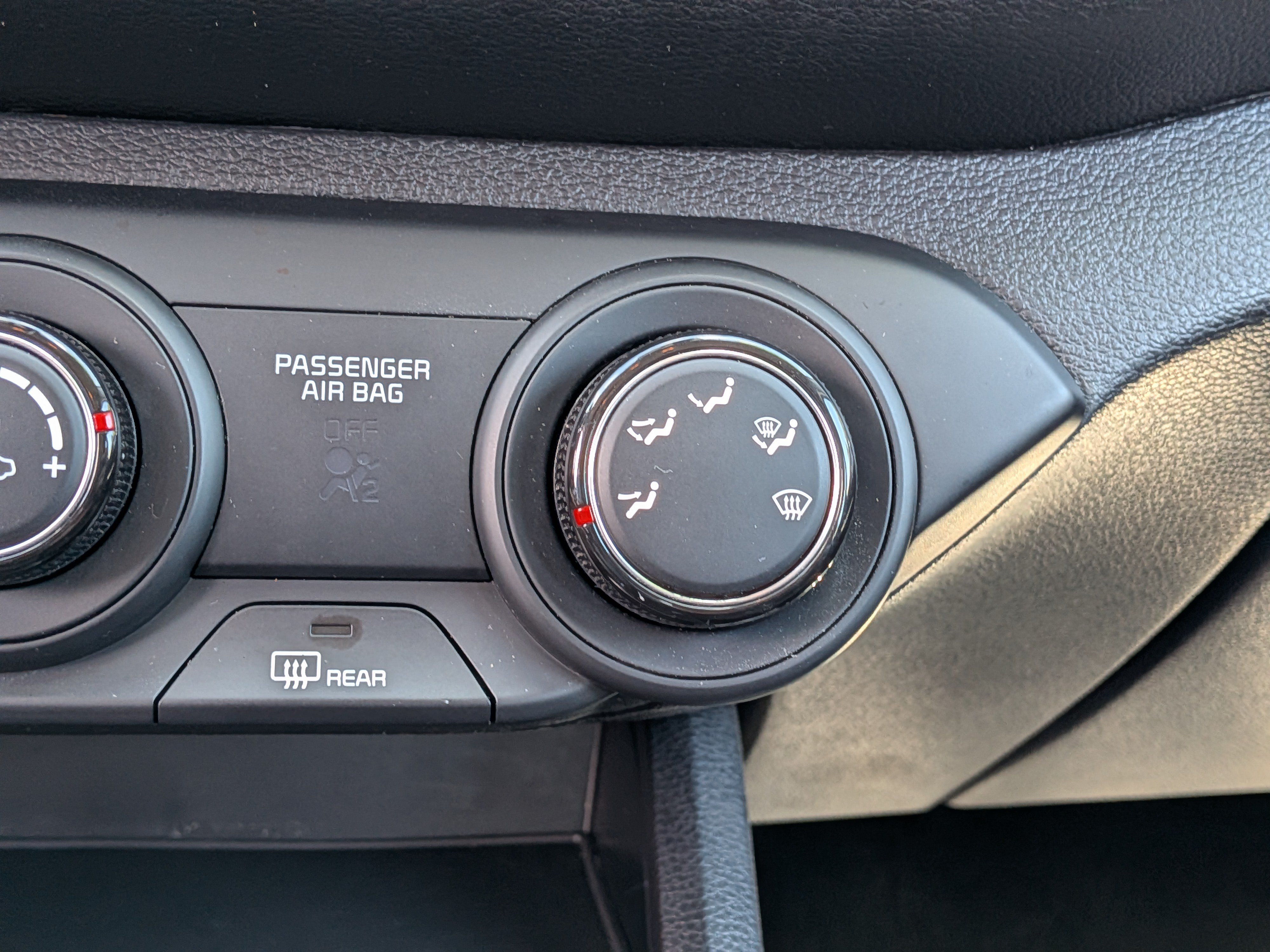 Used 2024 Kia Forte LXS FWD image 34