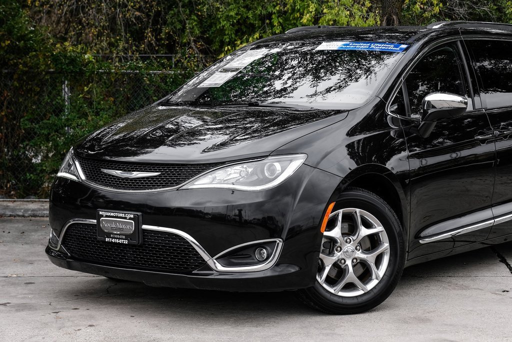 Used 2018 Chrysler Pacifica Limited image 13