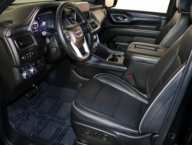 Used 2023 GMC Yukon XL SLT w/ SLT Premium Package image 12