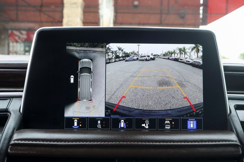 Used 2022 Chevrolet Suburban Z71 w/ Luxury Package image 33