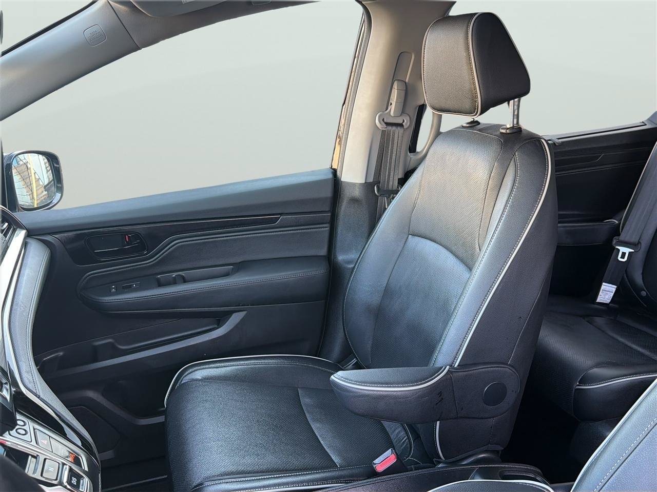 Used 2024 Honda Odyssey Elite image 14