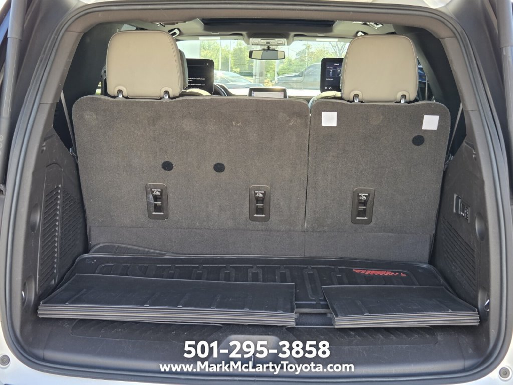 Used 2021 GMC Yukon SLT w/ SLT Premium Package AWD/4WD image 14