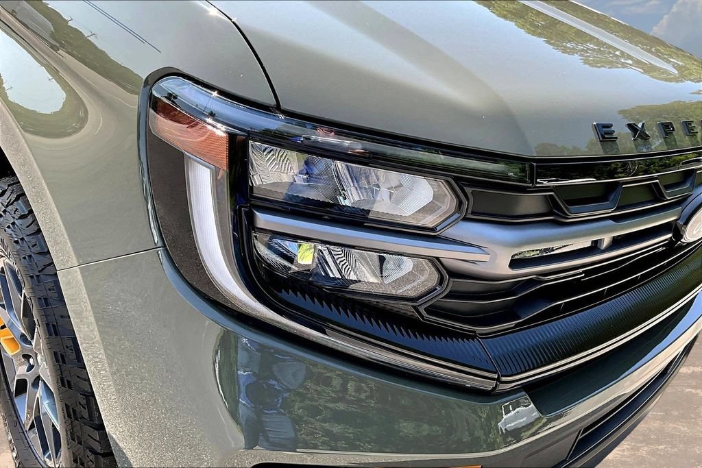 Used 2025 Ford Expedition Tremor AWD/4WD image 33