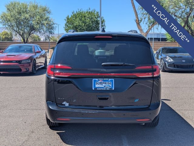 Used 2025 Chrysler Pacifica Premium FWD image 5