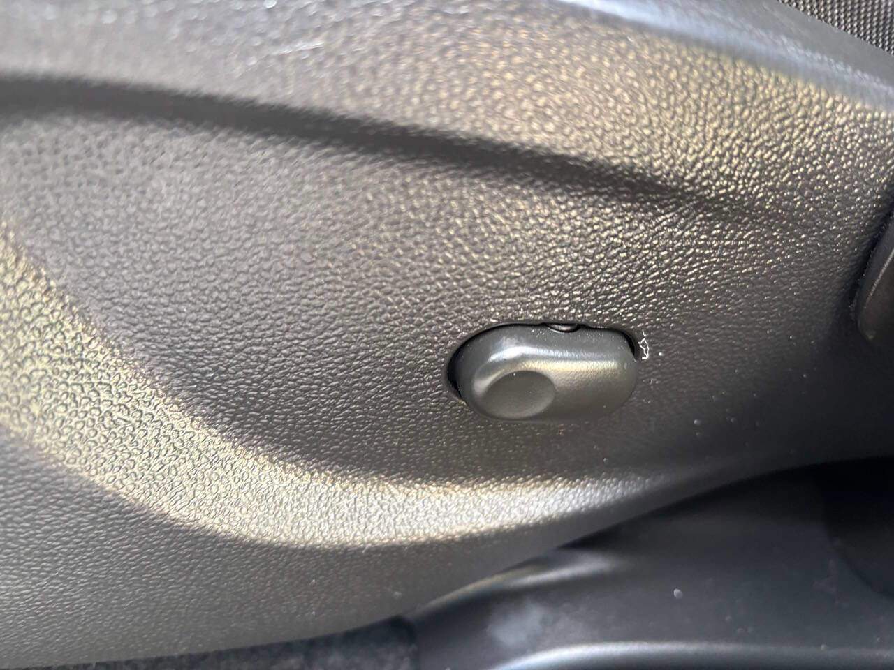 Used 2021 Chevrolet Trax LT image 34