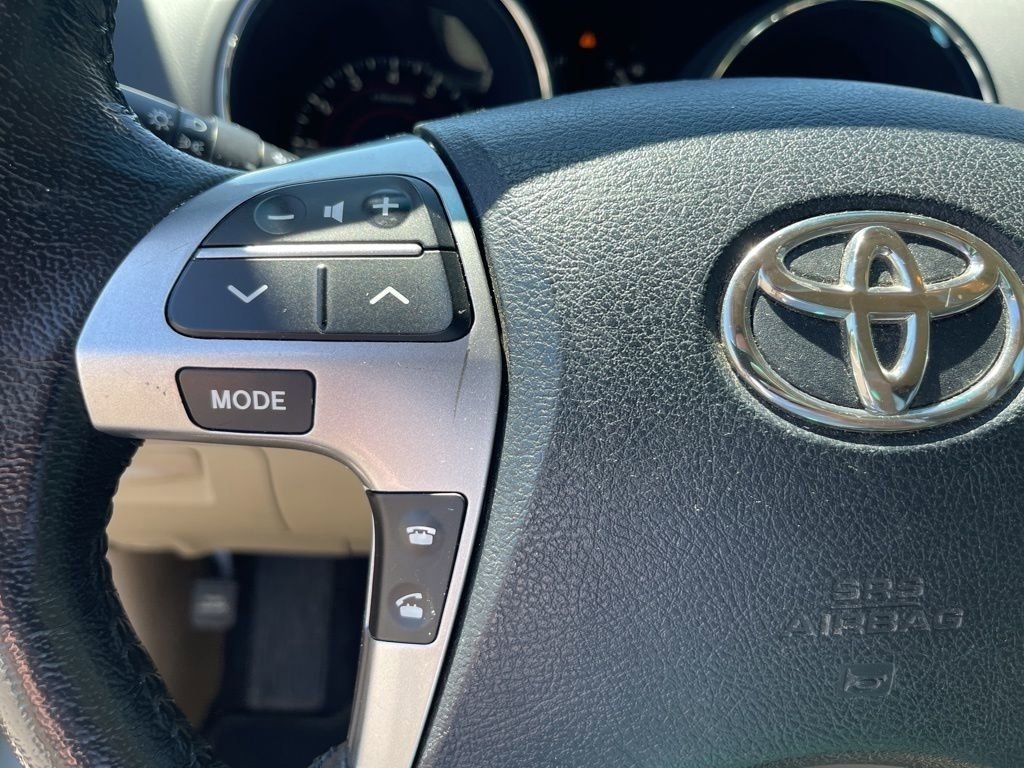 Used 2011 Toyota Highlander SE w/ Tow Pkg AWD/4WD image 15