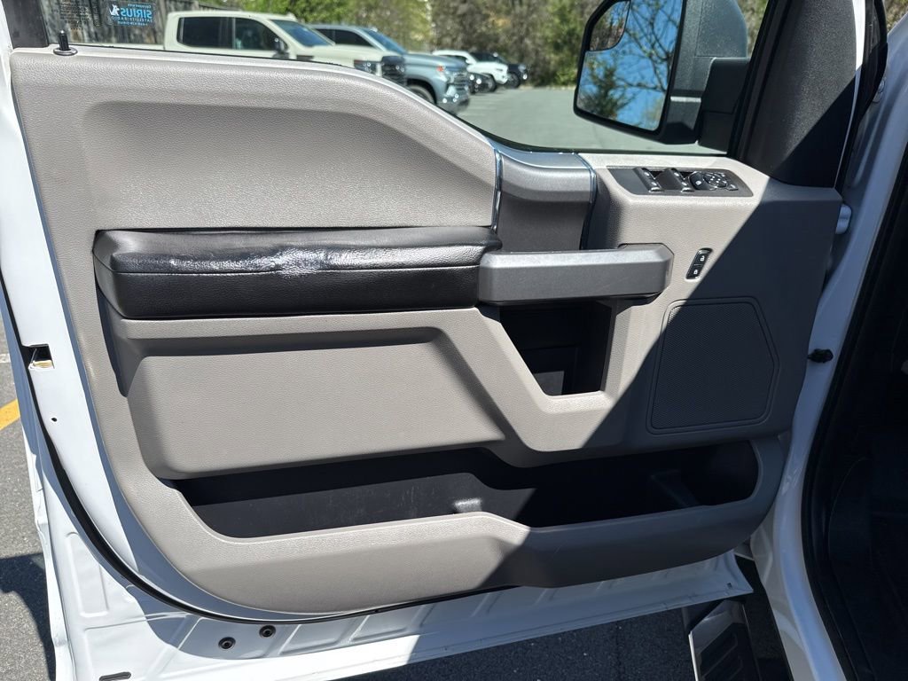 Used 2017 Ford F150 XLT w/ Equipment Group 301A Mid AWD/4WD image 18