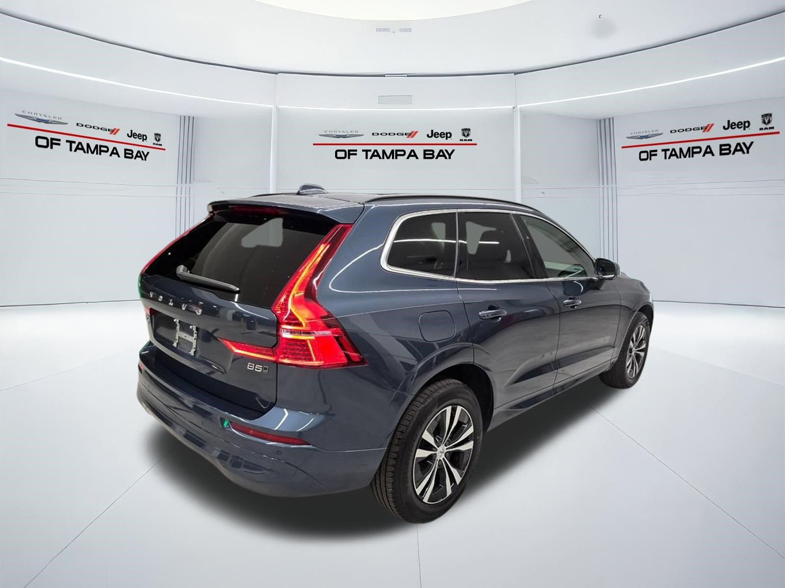 Used 2023 Volvo XC60 B5 Core AWD/4WD image 6