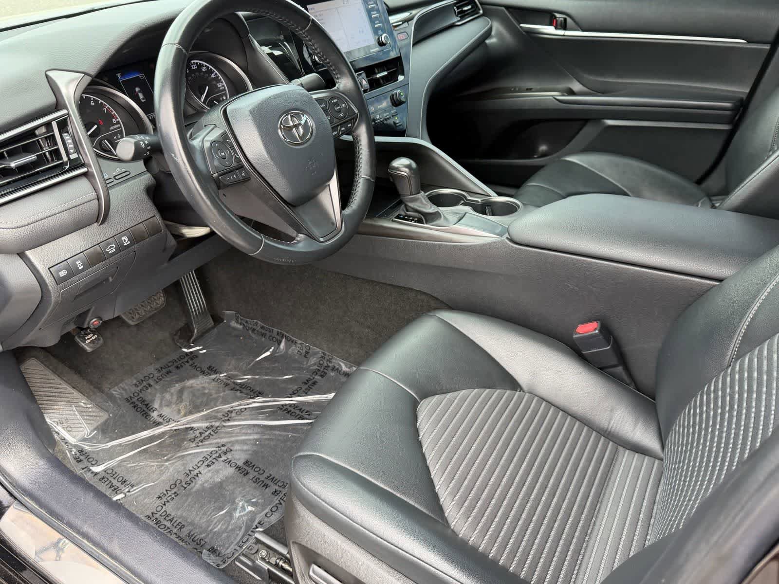 Used 2021 Toyota Camry SE w/ Carpet Mat Package (TMS) image 17