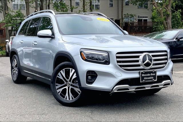 Used 2026 Mercedes-Benz GLB 250 4MATIC image 1