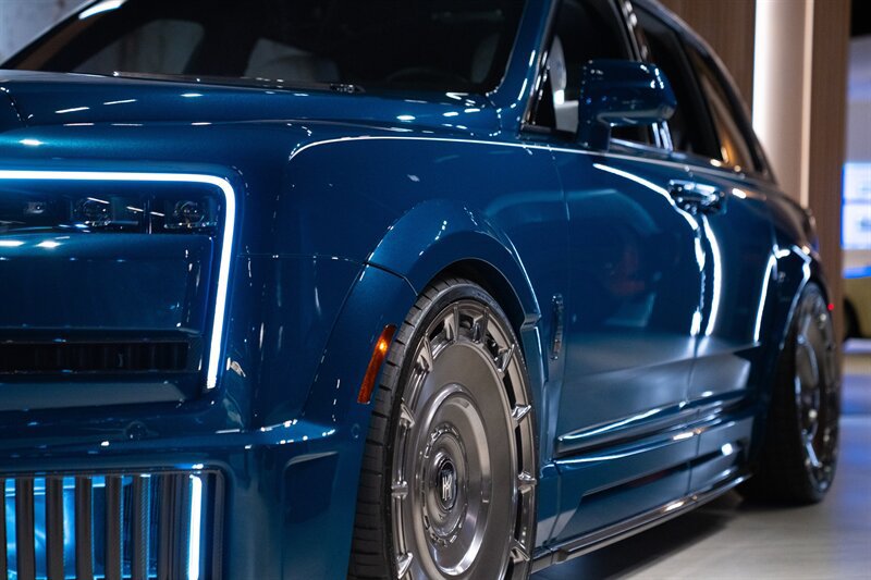Used 2026 Rolls-Royce Cullinan AWD/4WD image 11
