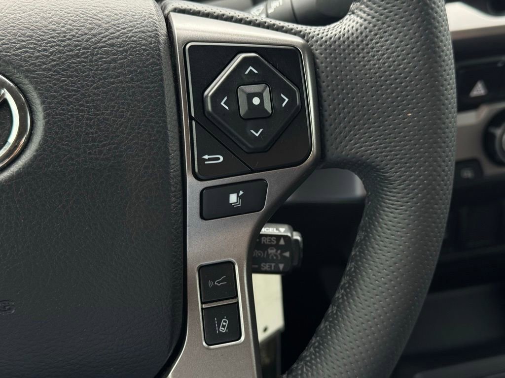 Used 2022 Toyota Tacoma SR5 RWD image 24