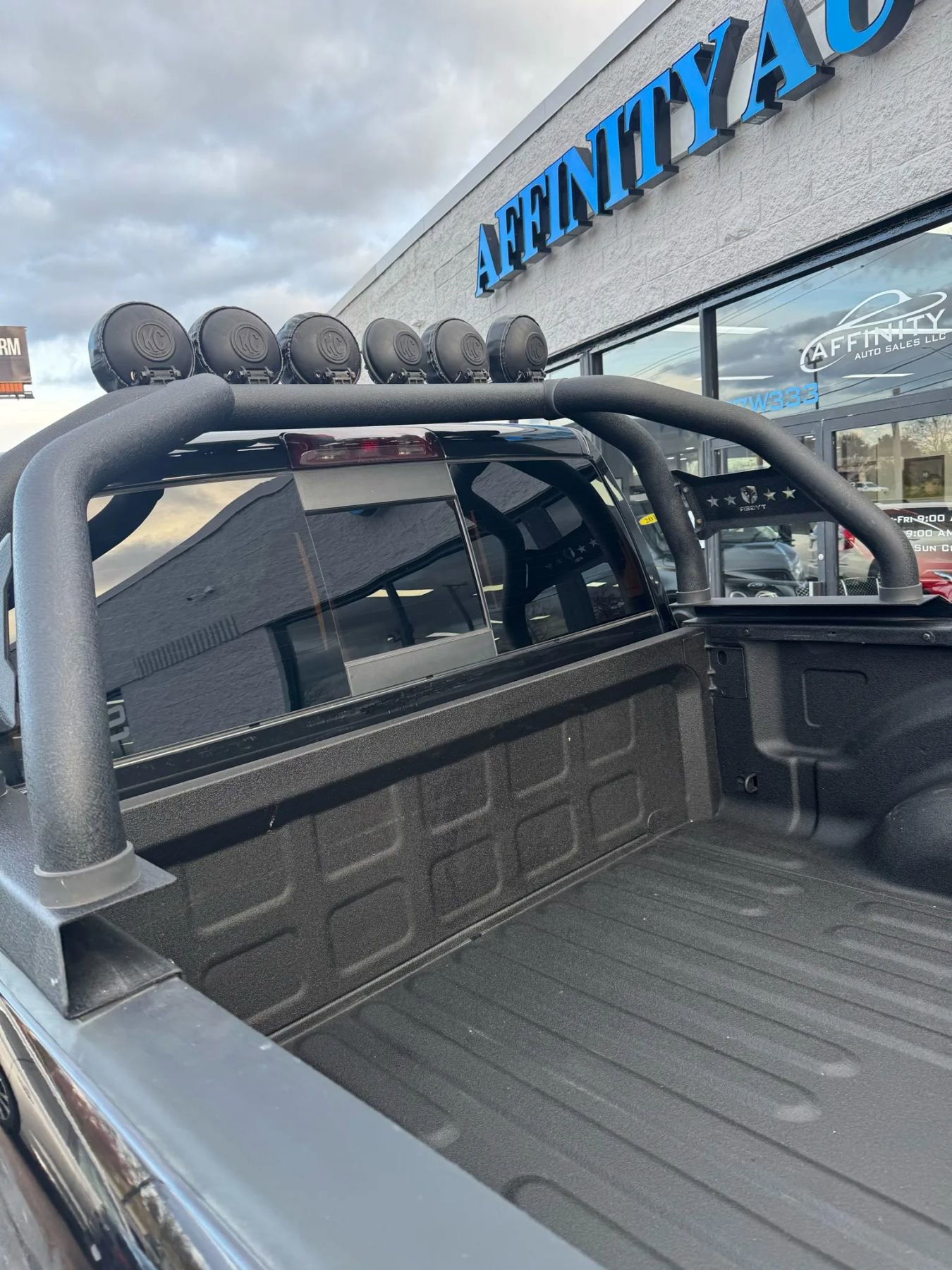 Used 2018 RAM 2500 Laramie w/ Sport Appearance Group image 27
