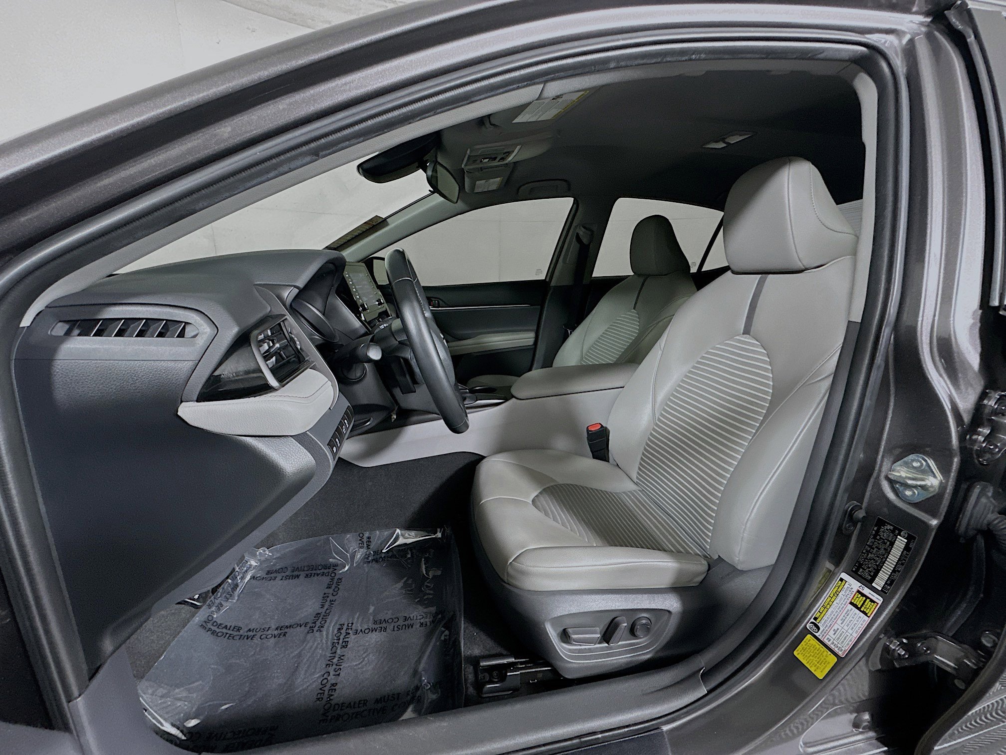 Used 2021 Toyota Camry SE image 12