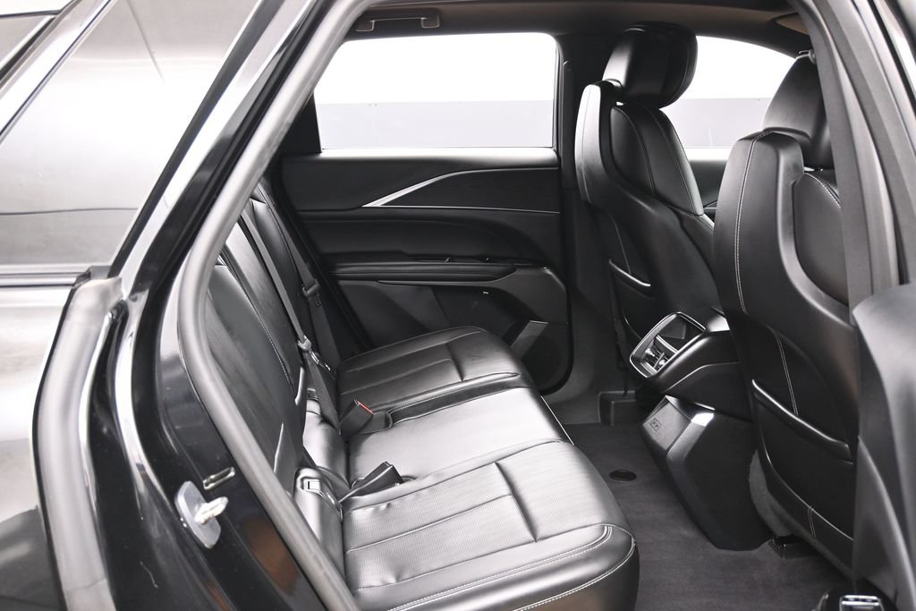 Used 2024 Cadillac Lyriq Sport AWD/4WD image 34