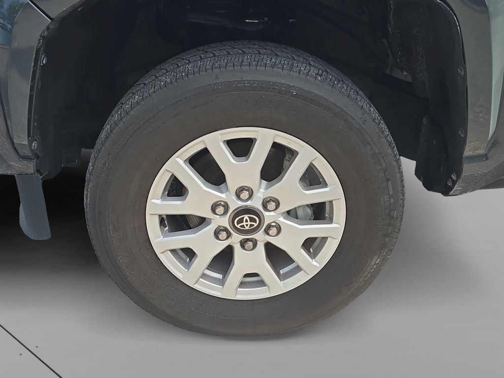 Used 2024 Toyota Tacoma SR5 w/ SR5 Upgrade Package RWD image 28