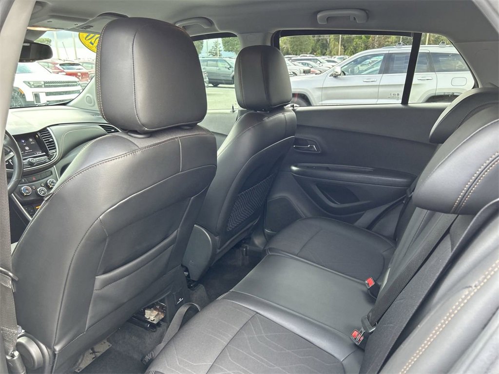 Used 2020 Chevrolet Trax LT w/ LT Convenience Package image 19