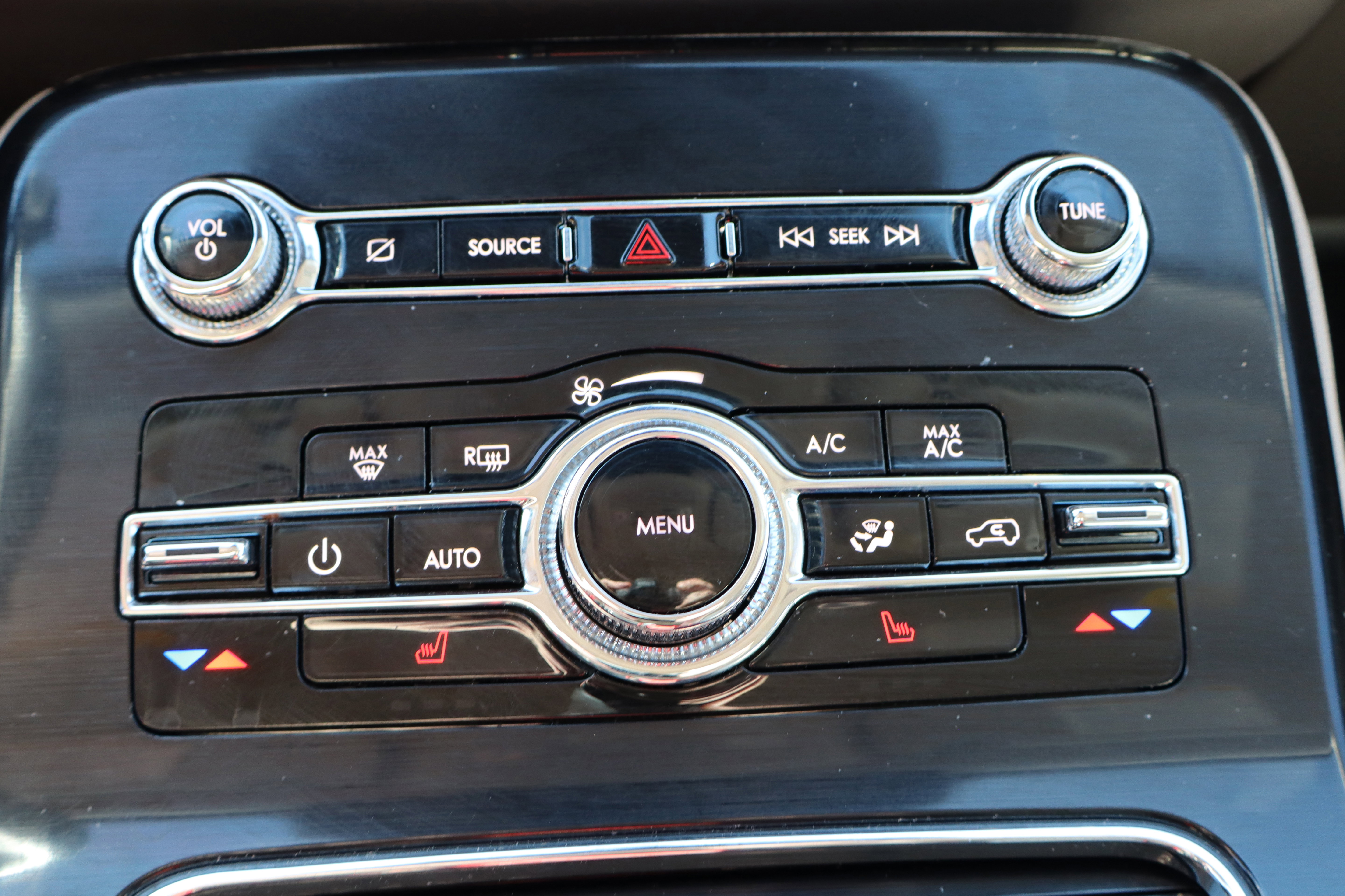 Used 2023 Lincoln Nautilus AWD w/ Premium Package image 23