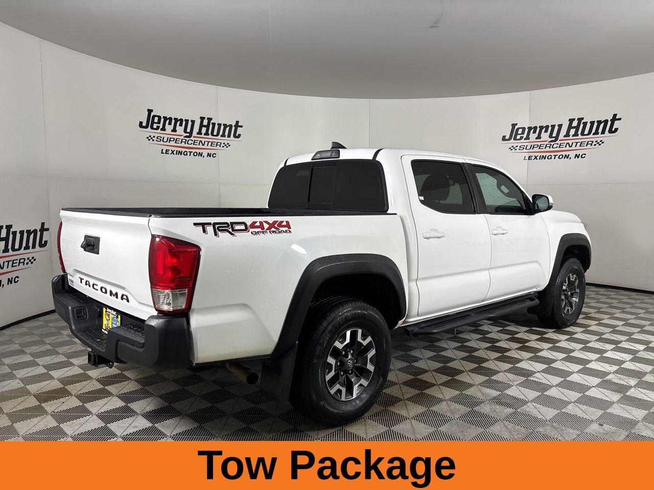 Used 2019 Toyota Tacoma TRD Off-Road image 6