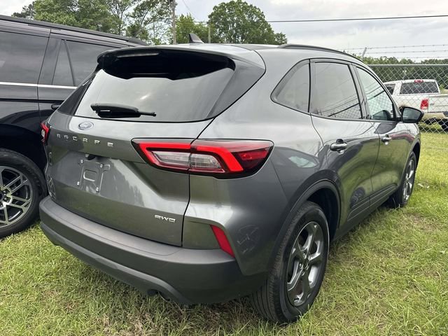 Certified 2025 Ford Escape ST-Line AWD/4WD image 11