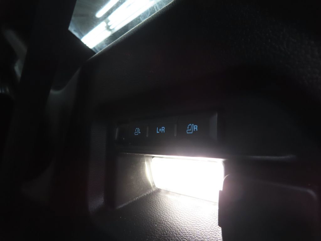 Used 2024 Ford Explorer ST w/ Technology Package AWD/4WD image 37