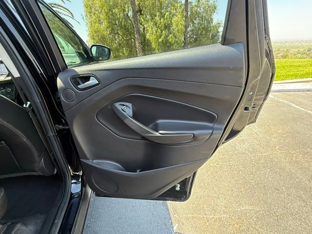 Used 2017 Ford Escape Titanium AWD/4WD image 13