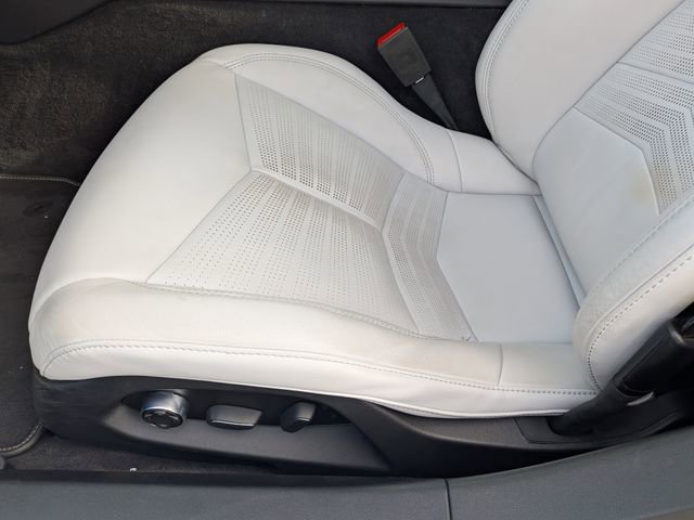 Used 2023 Chevrolet Corvette Stingray Premium Conv w/ Z51 Performance Package image 17