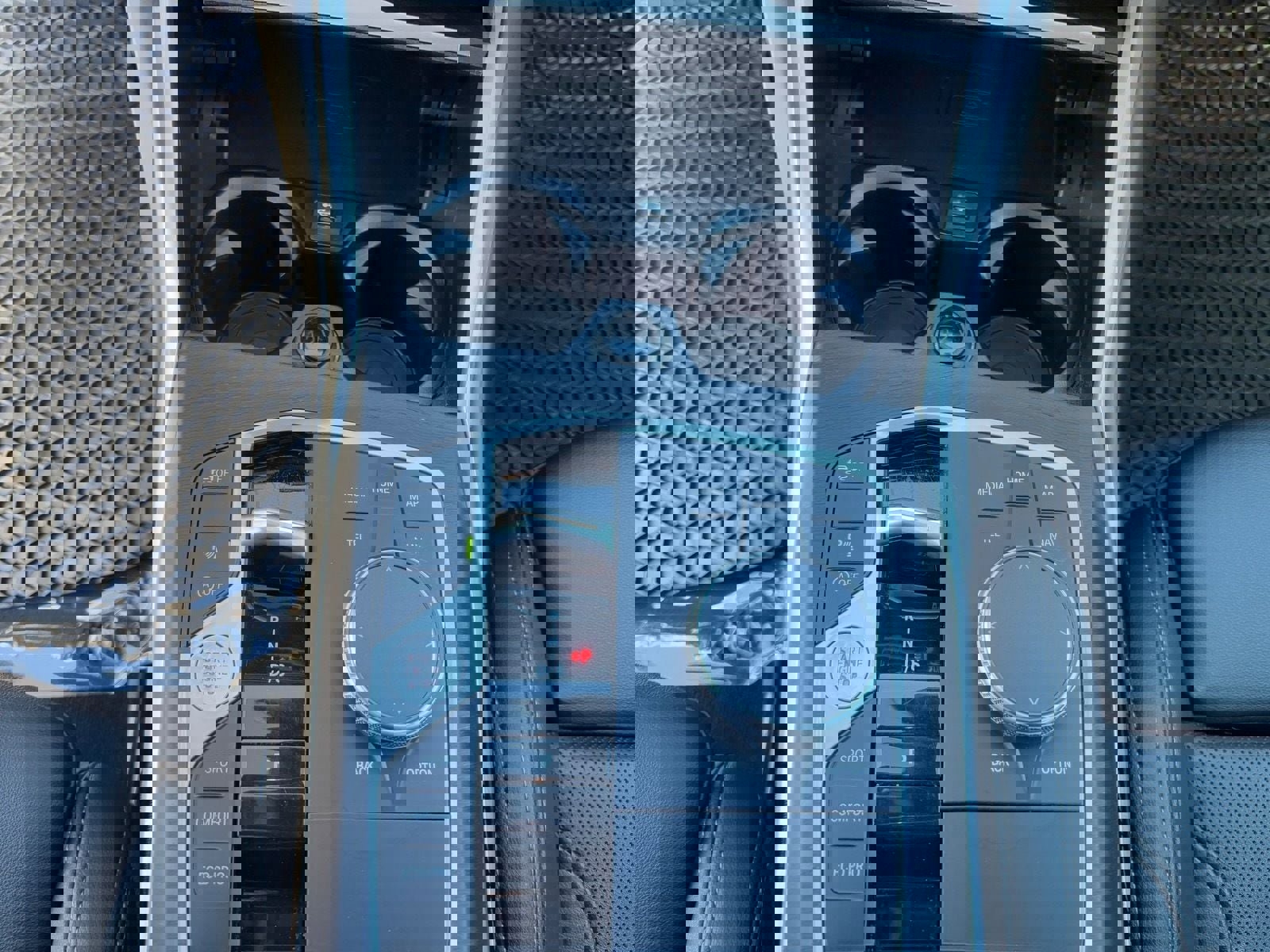 Used 2024 BMW 330i xDrive Sedan image 25