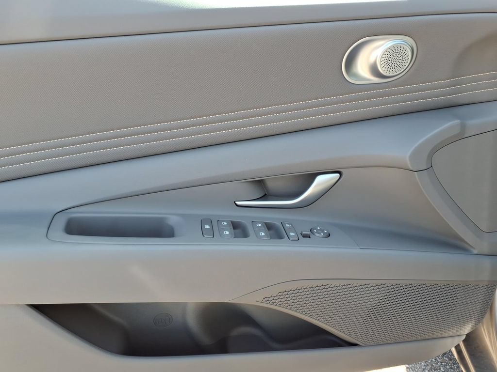 New 2026 Hyundai Elantra SEL Sport Premium FWD image 13