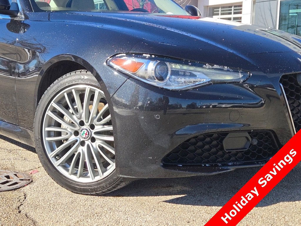 Used 2019 Alfa Romeo Giulia Ti w/ Quick Order Package 22X Lusso image 3