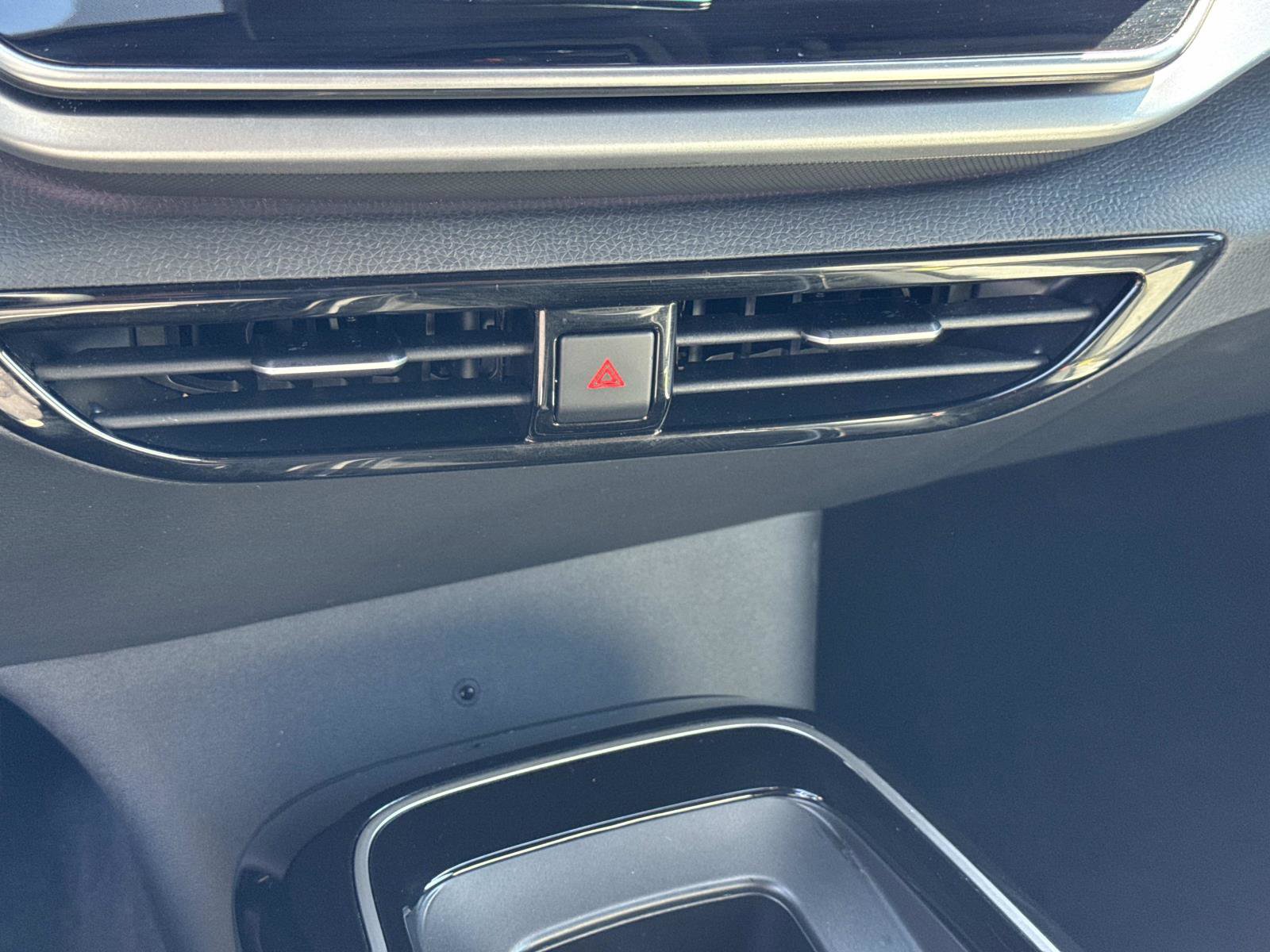 Certified 2025 Volkswagen ID.4 Pro image 24